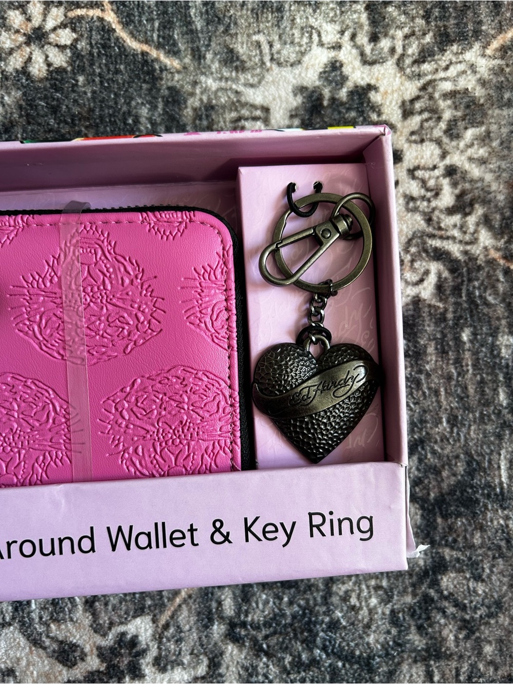 Ed Hardy Pink Zip-Around Wallet with Heart Key Ring - Picture 4 of 9